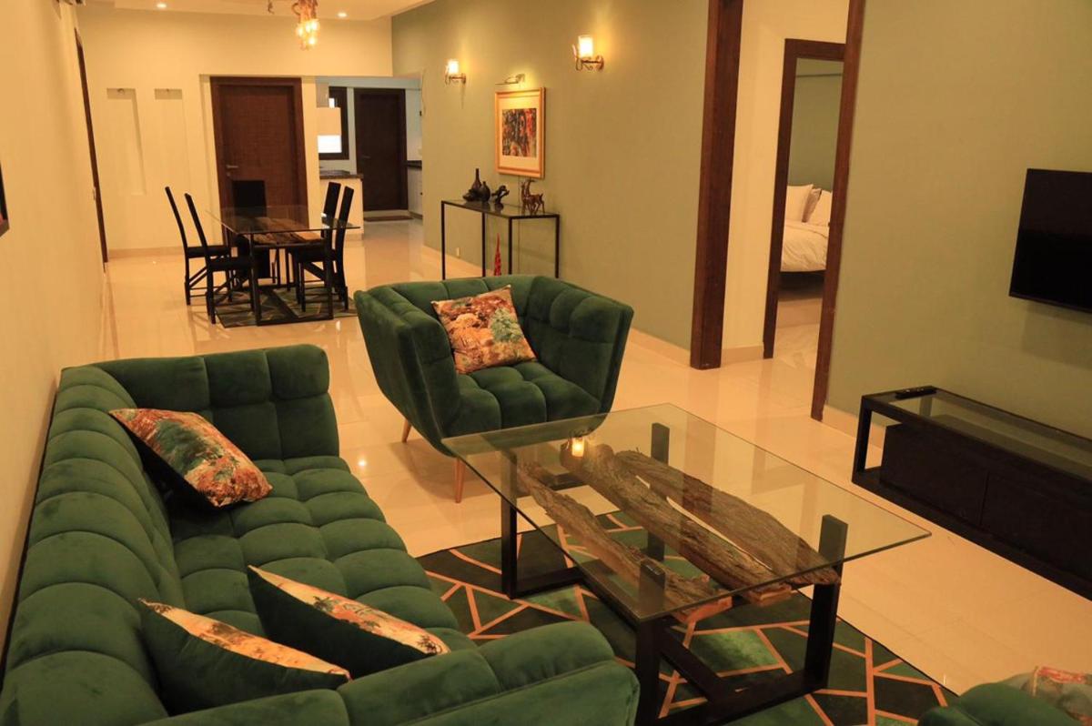 Ghumo - 2BR Serviced APT Near Airport - main image