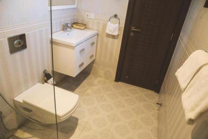Ghumo - 2BR Serviced APT Near Airport - image 4