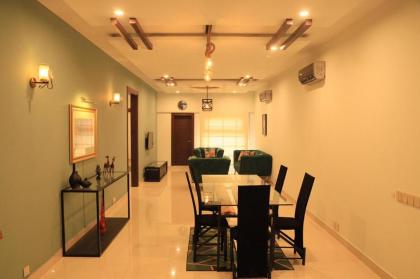 Ghumo - 2BR Serviced APT Near Airport - image 6