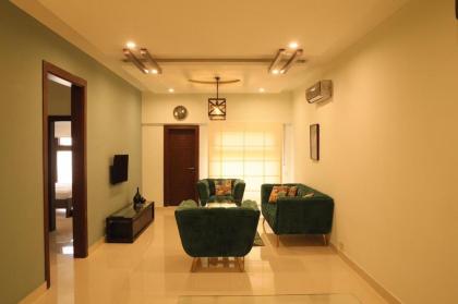 Ghumo - 2BR Serviced APT Near Airport - image 8