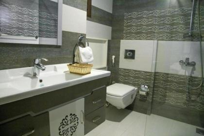 Ghumo - 2BR Serviced APT Near Airport - image 9