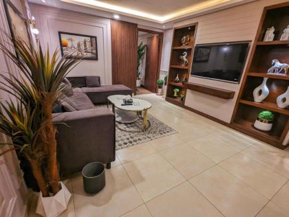 Elegant Single-Bed Suite