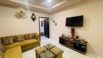 ROYAL EXECUTIVE DELUXE APARTMENt E11 2 - image 8