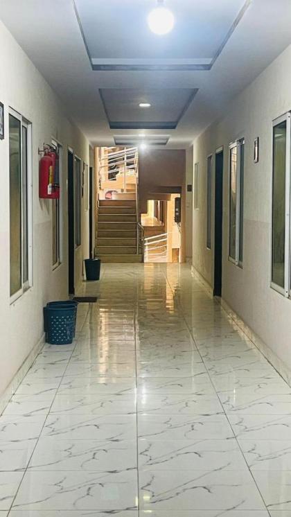 ROYAL EXECUTIVE DELUXE APARTMENT - image 11