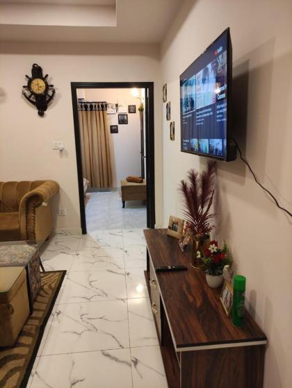 ROYAL EXECUTIVE DELUXE APARTMENT - image 25