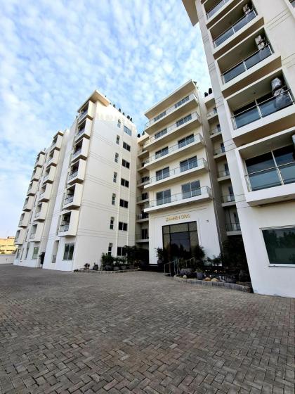 1 Bed Modern Apartment Pool Gym Cinema 