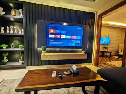 Goldcrest Mall One-bed Penthouse