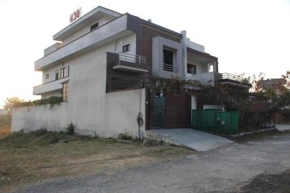 AIRWAYS B&B Islamabad Free Airport Pick and Drop - image 15