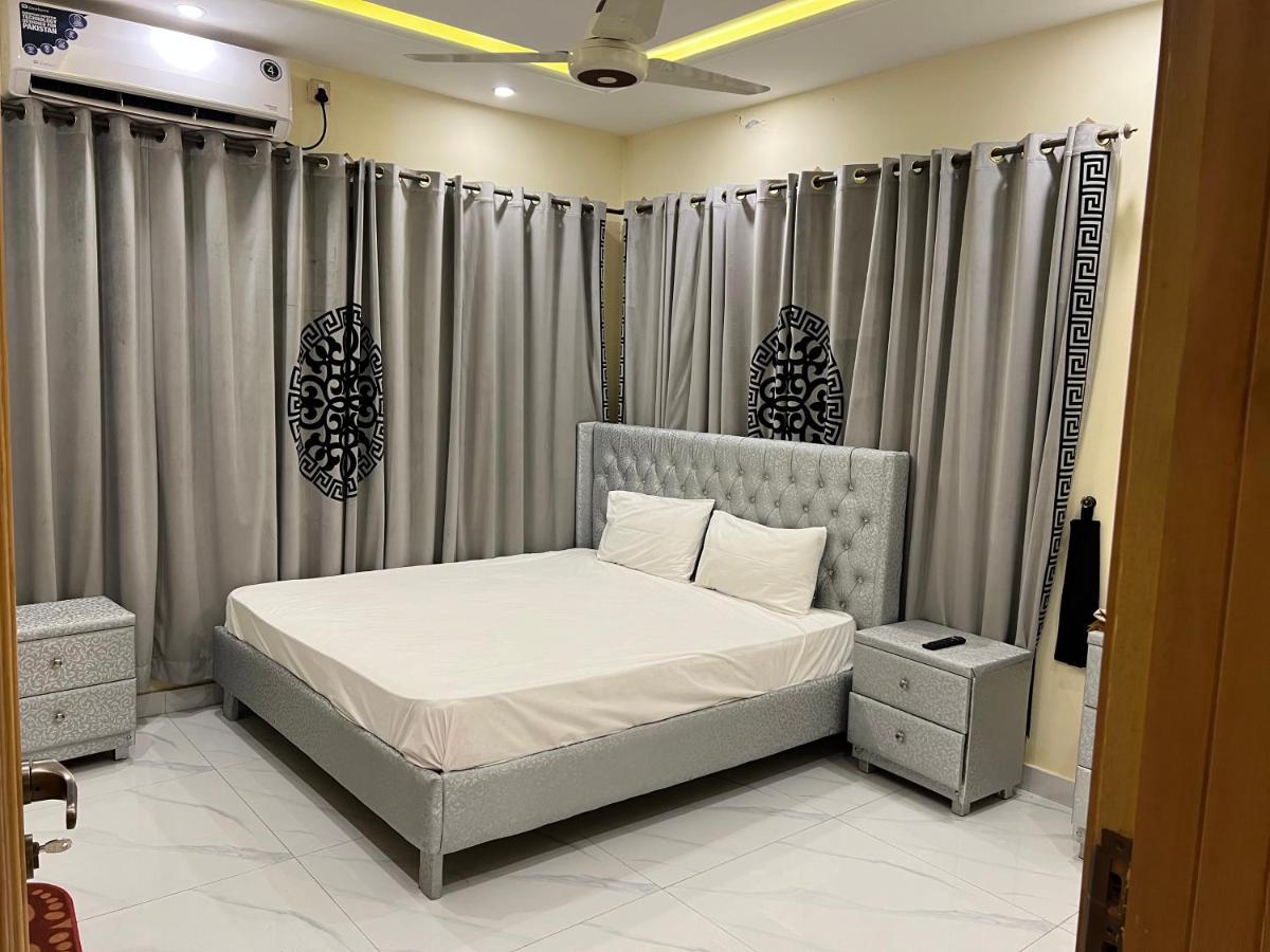 Bed & Break Fast - main image