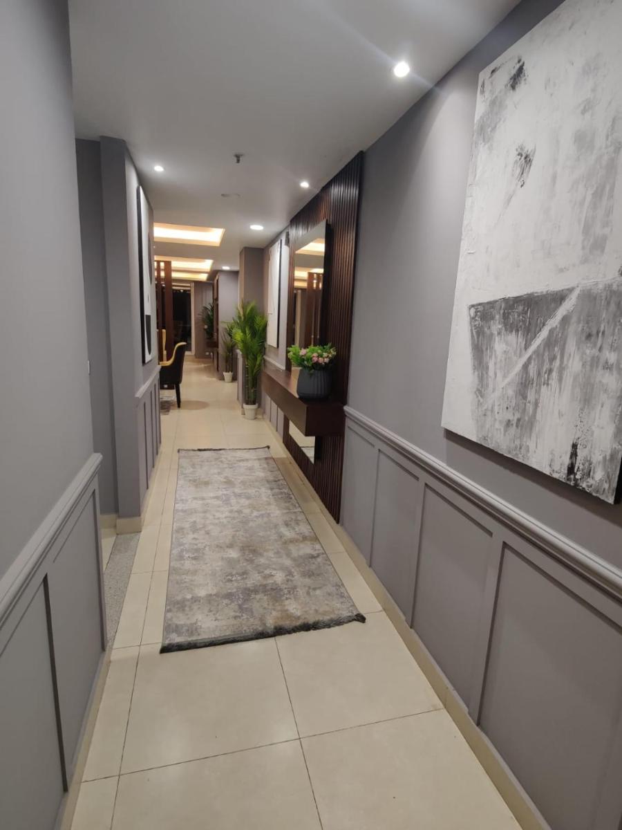 Goldcrest Mall Luxury Two-bed Apartment - image 2