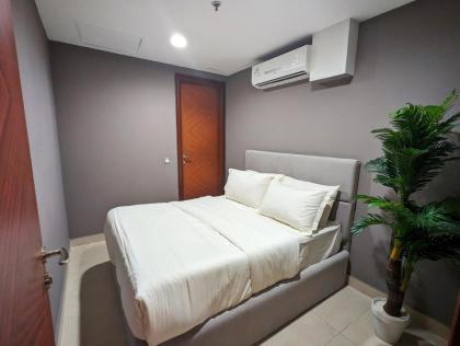 Goldcrest Mall Three-bed Luxury Suite - image 19