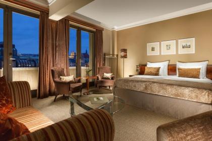Jalta Boutique Hotel - image 10