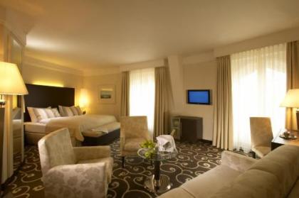 Grand Hotel Bohemia - image 17