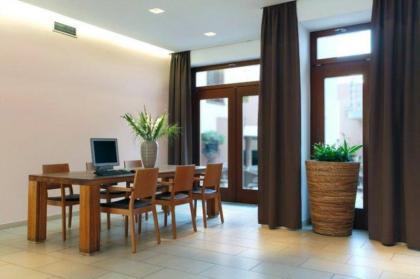 Hotel Carol - image 8