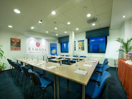 Ramada Airport Hotel Prague - image 15