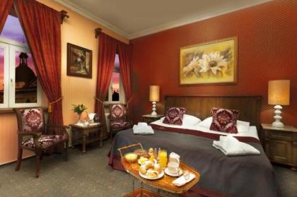 Green Garden Hotel - image 5