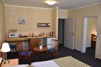 Aparthotel Austria Suites - image 17