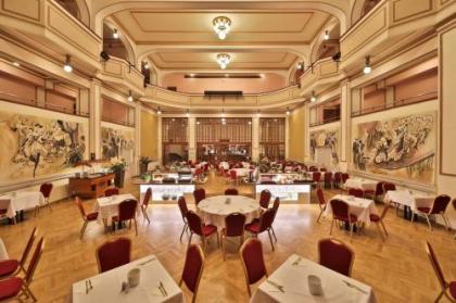 Ariston & Ariston Patio Hotel - image 12