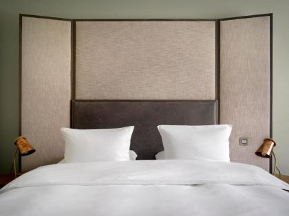 The Emblem Hotel - image 11