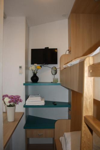 Vintage Design Hotel Sax - image 3