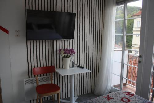 Vintage Design Hotel Sax - image 5