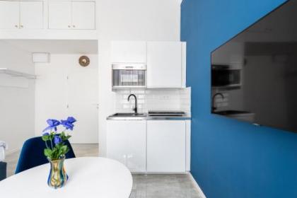 City Apartments Sazavska - image 9
