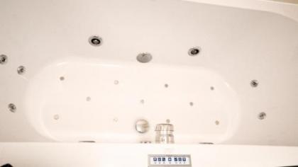 Apartment by the Old Town Square - image 10