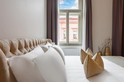 H7 Palace - main image