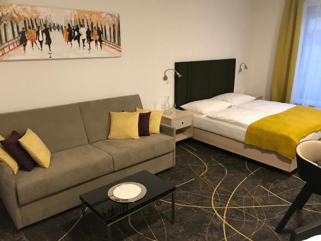 Hotel Valcha - image 2