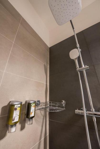 Letna Garden Suites - image 16
