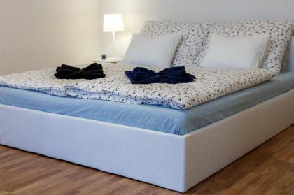 Modern Romantic Apartment close to Castle - image 5