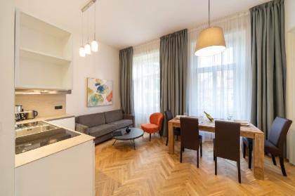 New Town - 1 Bedroom 2 Bathroom Jungmann