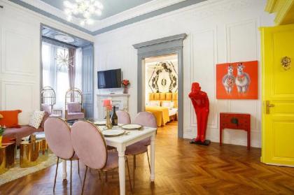 President   a luxurious apartment in Prague
