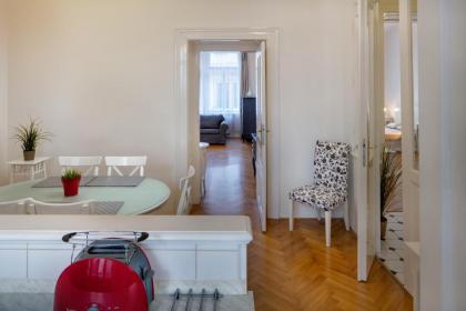 Karlova Old Town Apartment - image 10