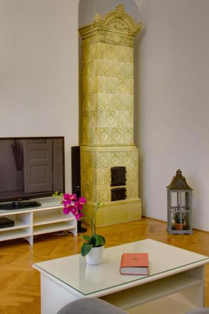 Karlova Old Town Apartment - image 11