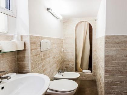 La Piccola Maison - image 20