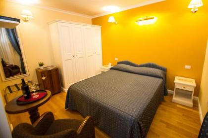Flann O'Brien Rooms - image 1