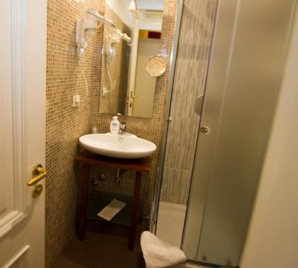 Flann O'Brien Rooms - image 7