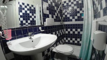 Imperial Rooms Luxury Guest House - image 12