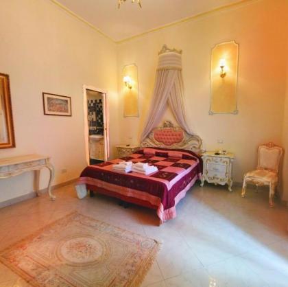 Imperial Rooms Luxury Guest House - image 8