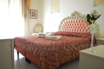 Imperial Rooms Luxury Guest House - image 9