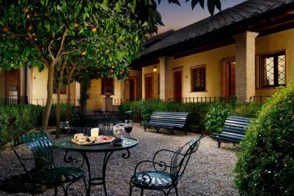 Hotel Santa Maria - image 1