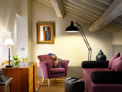 Mario de' Fiori 37 Luxury Suites - image 18