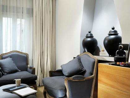 Mario de' Fiori 37 Luxury Suites - image 5