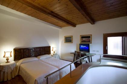 Hotel Columbia - image 20