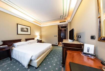 River Chateau Hotel - image 13