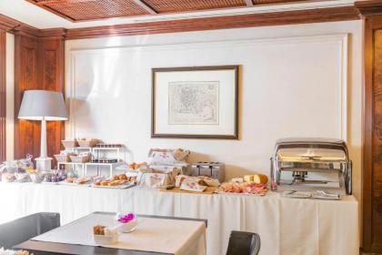 River Chateau Hotel - image 5