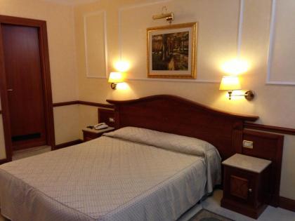 Hotel Hiberia - image 14