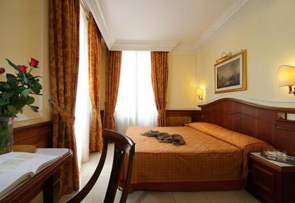 Hotel Hiberia - image 19