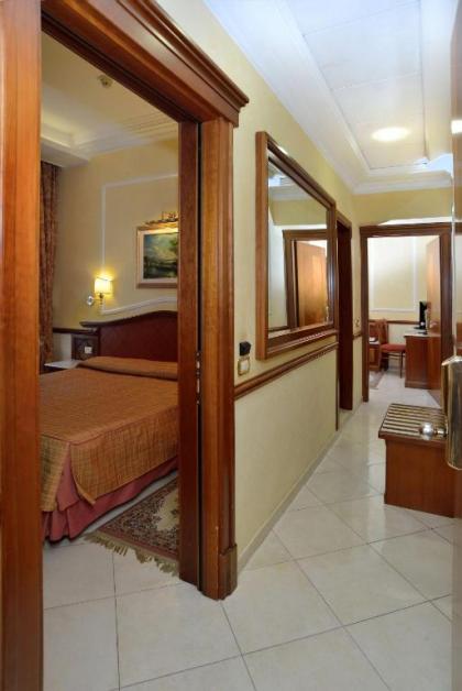 Hotel Hiberia - image 6